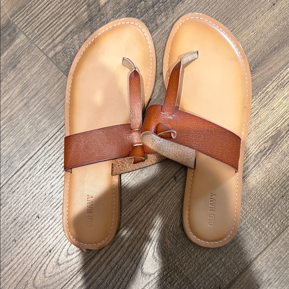 3/$8 Old Navy Women's Brown Leather Toe-Loop Slide Sandals